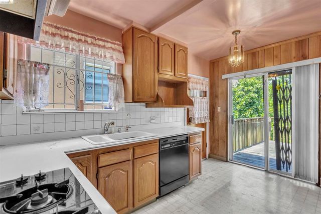 3508 Morcom Ave, Oakland, CA 94619