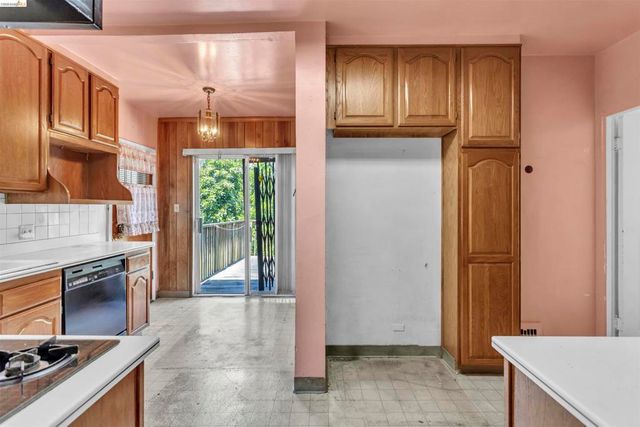 3508 Morcom Ave, Oakland, CA 94619