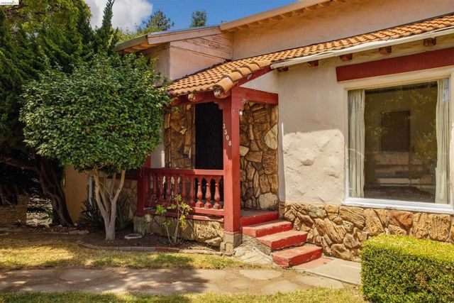 3508 Morcom Ave, Oakland, CA 94619