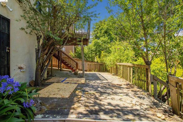 3508 Morcom Ave, Oakland, CA 94619