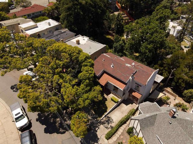 3508 Morcom Ave, Oakland, CA 94619