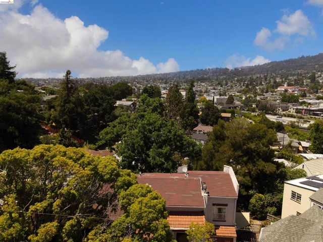 3508 Morcom Ave, Oakland, CA 94619