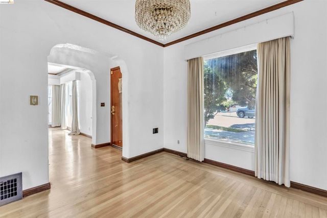 3508 Morcom Ave, Oakland, CA 94619