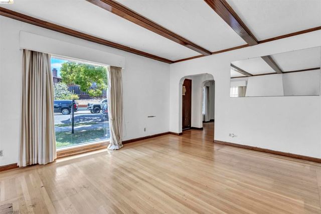 3508 Morcom Ave, Oakland, CA 94619