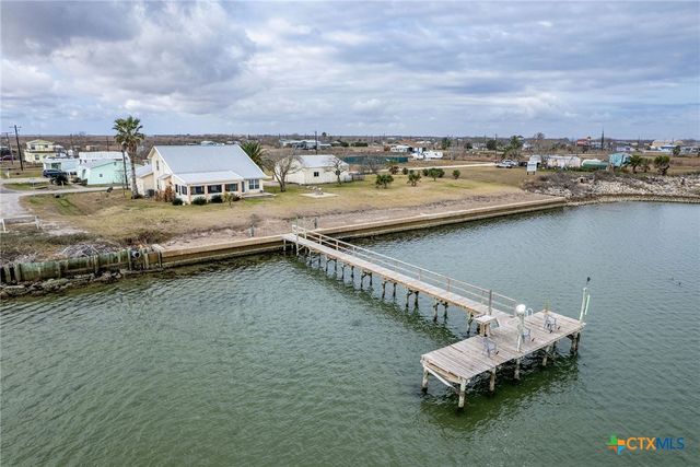 132 Waterfront Alley, Port Lavaca, TX 77979