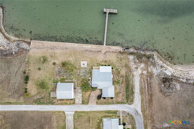 132 Waterfront Alley, Port Lavaca, TX 77979