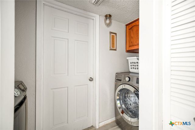 132 Waterfront Alley, Port Lavaca, TX 77979