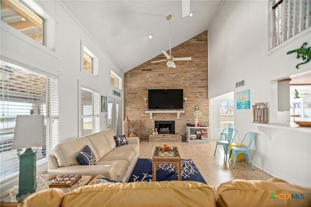 132 Waterfront Alley, Port Lavaca, TX 77979