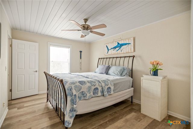 132 Waterfront Alley, Port Lavaca, TX 77979