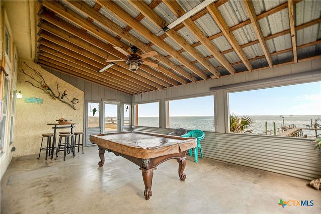 132 Waterfront Alley, Port Lavaca, TX 77979