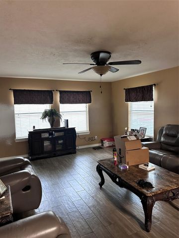 10422 Lauren Creek Drive, Baytown, TX 77523