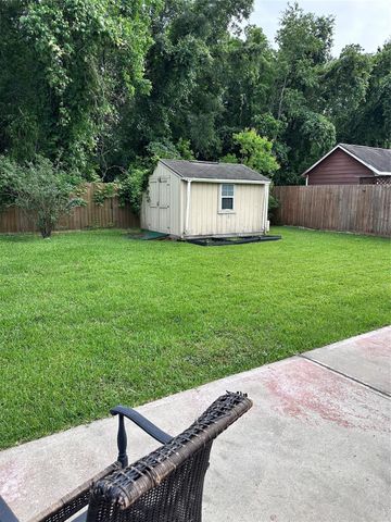 10422 Lauren Creek Drive, Baytown, TX 77523