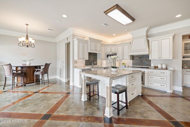 1800 Adeline Drive, New Iberia, LA 70563