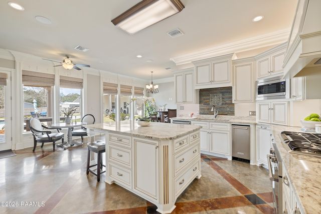 1800 Adeline Drive, New Iberia, LA 70563