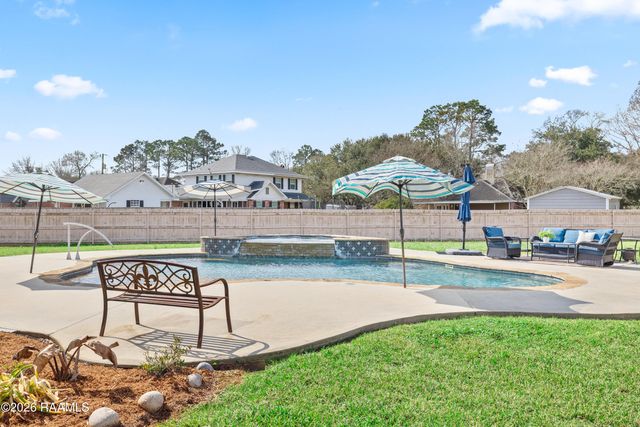 1800 Adeline Drive, New Iberia, LA 70563