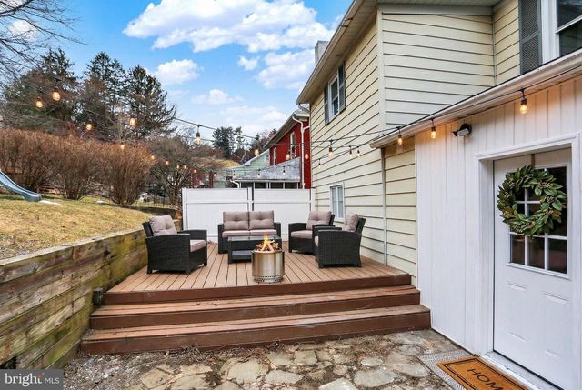 116 HANOVER ST, Glen Rock, PA 17327