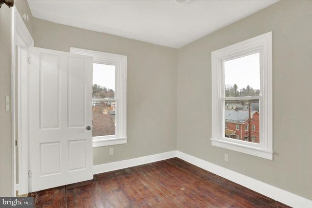 116 HANOVER ST, Glen Rock, PA 17327