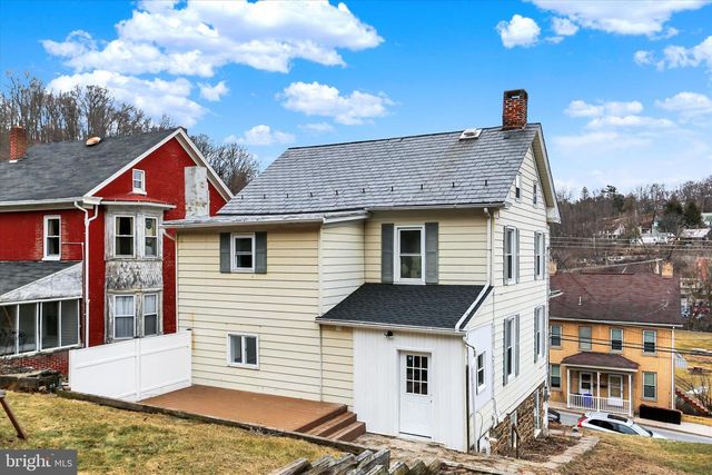 116 HANOVER ST, Glen Rock, PA 17327