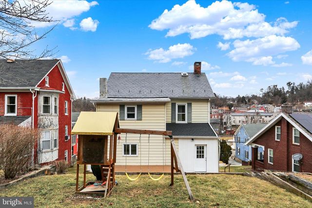 116 HANOVER ST, Glen Rock, PA 17327