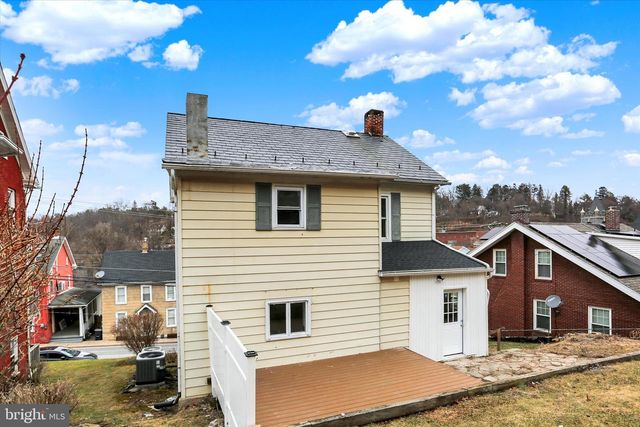 116 HANOVER ST, Glen Rock, PA 17327