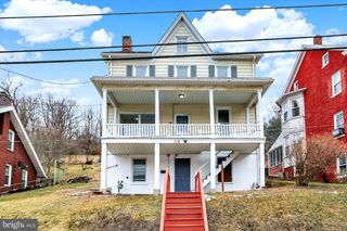 116 HANOVER ST, Glen Rock, PA 17327