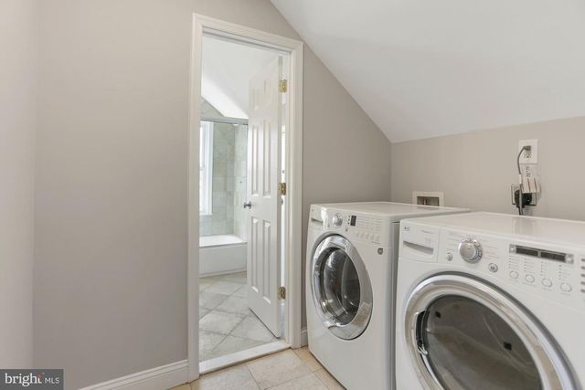215 T ST NE, Washington, DC 20002