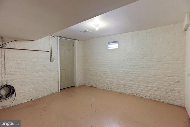 215 T ST NE, Washington, DC 20002