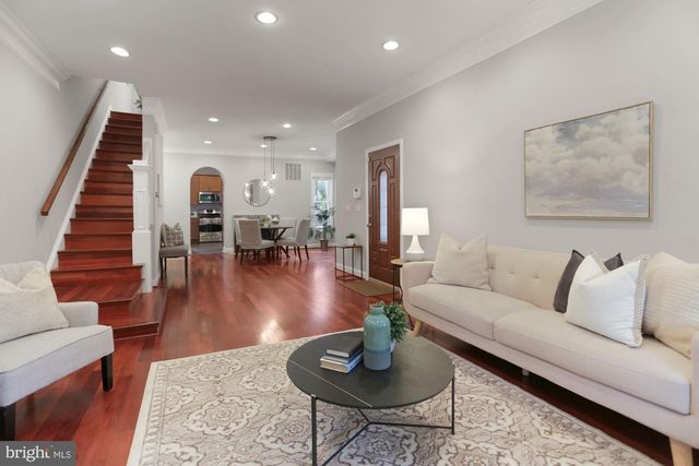 215 T ST NE, Washington, DC 20002