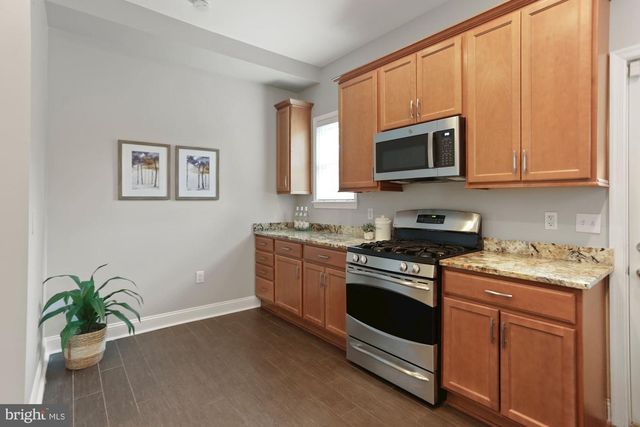 215 T ST NE, Washington, DC 20002