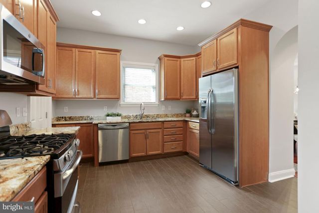 215 T ST NE, Washington, DC 20002