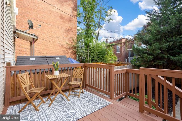 215 T ST NE, Washington, DC 20002