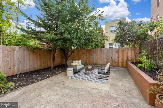 215 T ST NE, Washington, DC 20002