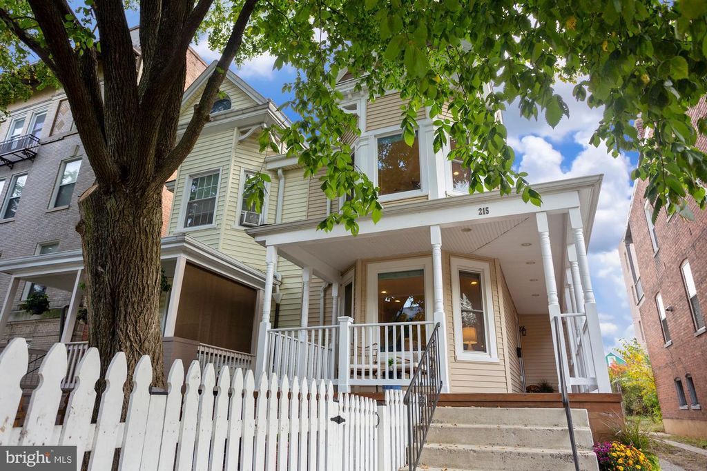 215 T ST NE, Washington, DC 20002