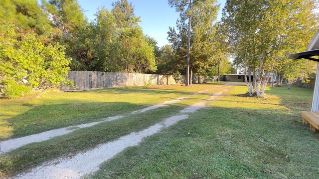 102 County Road 3479j, Cleveland, TX 77327