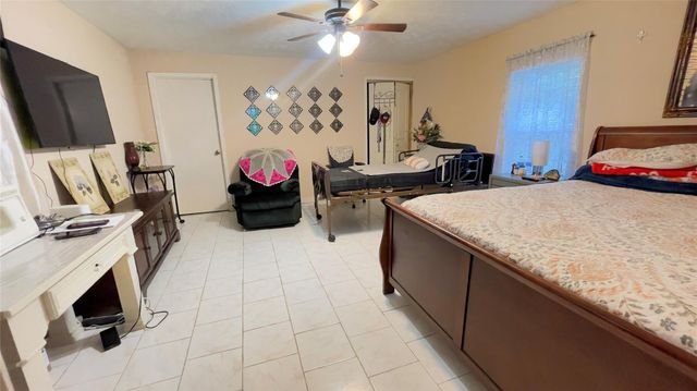 102 County Road 3479j, Cleveland, TX 77327