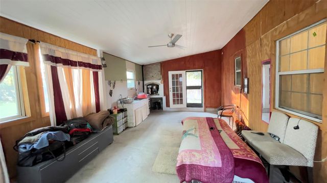 102 County Road 3479j, Cleveland, TX 77327