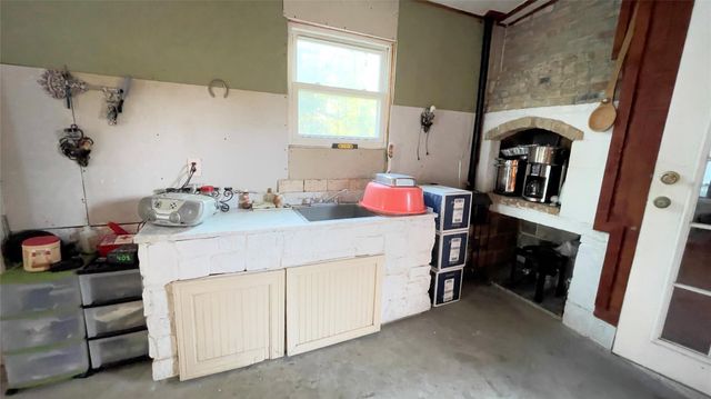 102 County Road 3479j, Cleveland, TX 77327