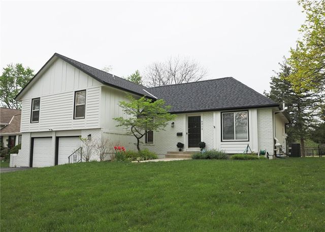9210 England Street, Overland Park, KS 66212
