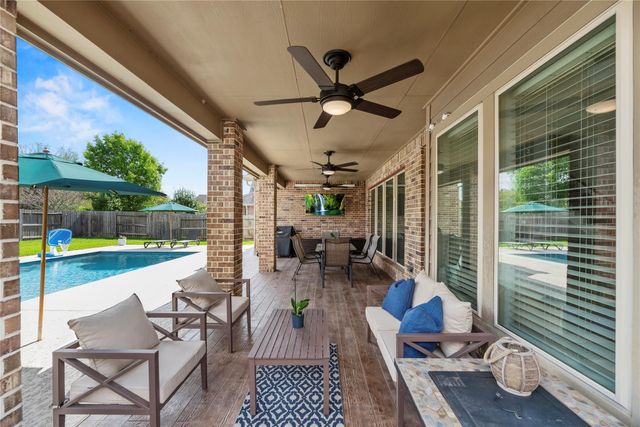 18702 Town Bluff Drive, Cypress, TX 77433