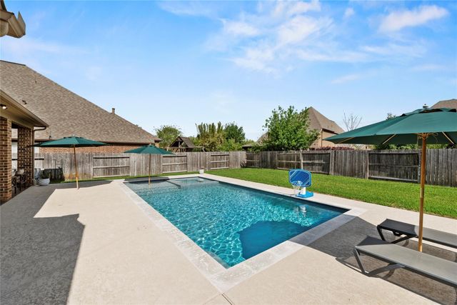 18702 Town Bluff Drive, Cypress, TX 77433