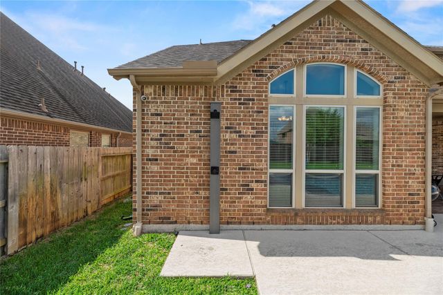 18702 Town Bluff Drive, Cypress, TX 77433