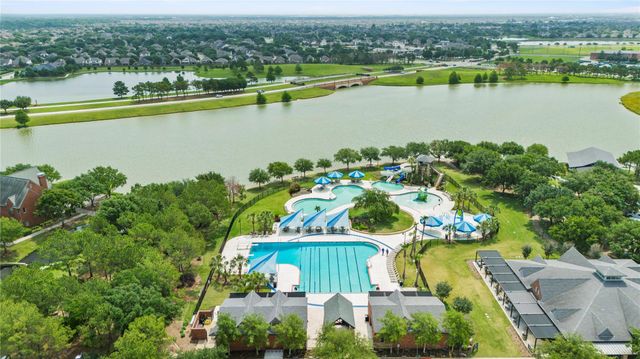 18702 Town Bluff Drive, Cypress, TX 77433