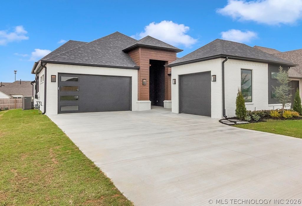 2110 E 138th Street S, Bixby, OK 74008