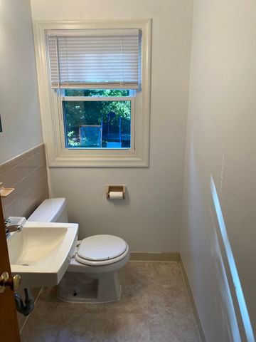 163 Maple St 163, Needham, MA 02492