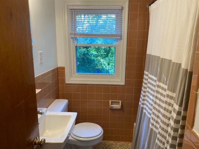 163 Maple St 163, Needham, MA 02492
