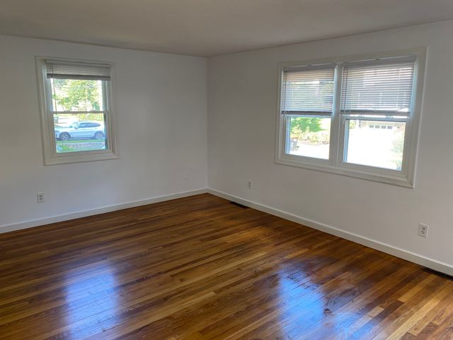 163 Maple St 163, Needham, MA 02492
