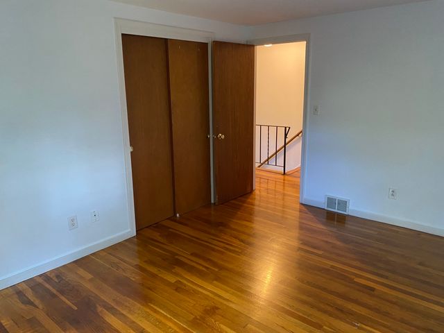 163 Maple St 163, Needham, MA 02492