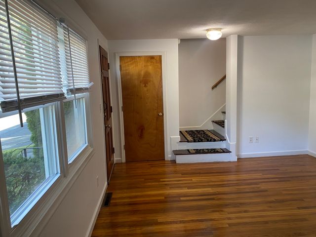 163 Maple St 163, Needham, MA 02492