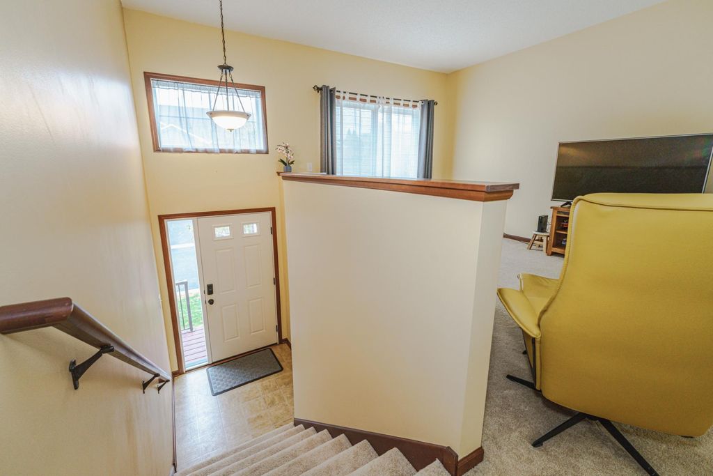 13231 Virginia Avenue S, Savage, MN 55378 — photo 4