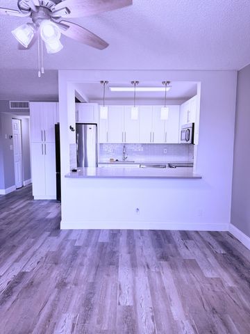 700 Village Green Court 319, Palm Springs, FL 33461